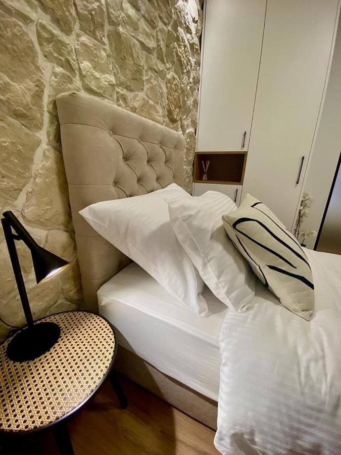 Apartment City Walls In Old Town Of Rovinj Exteriör bild