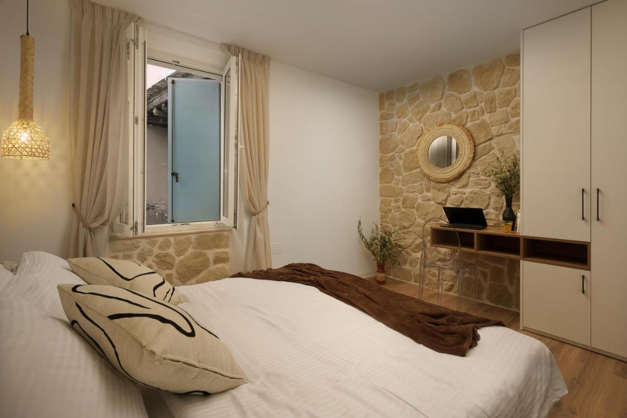 Apartment City Walls In Old Town Of Rovinj Exteriör bild