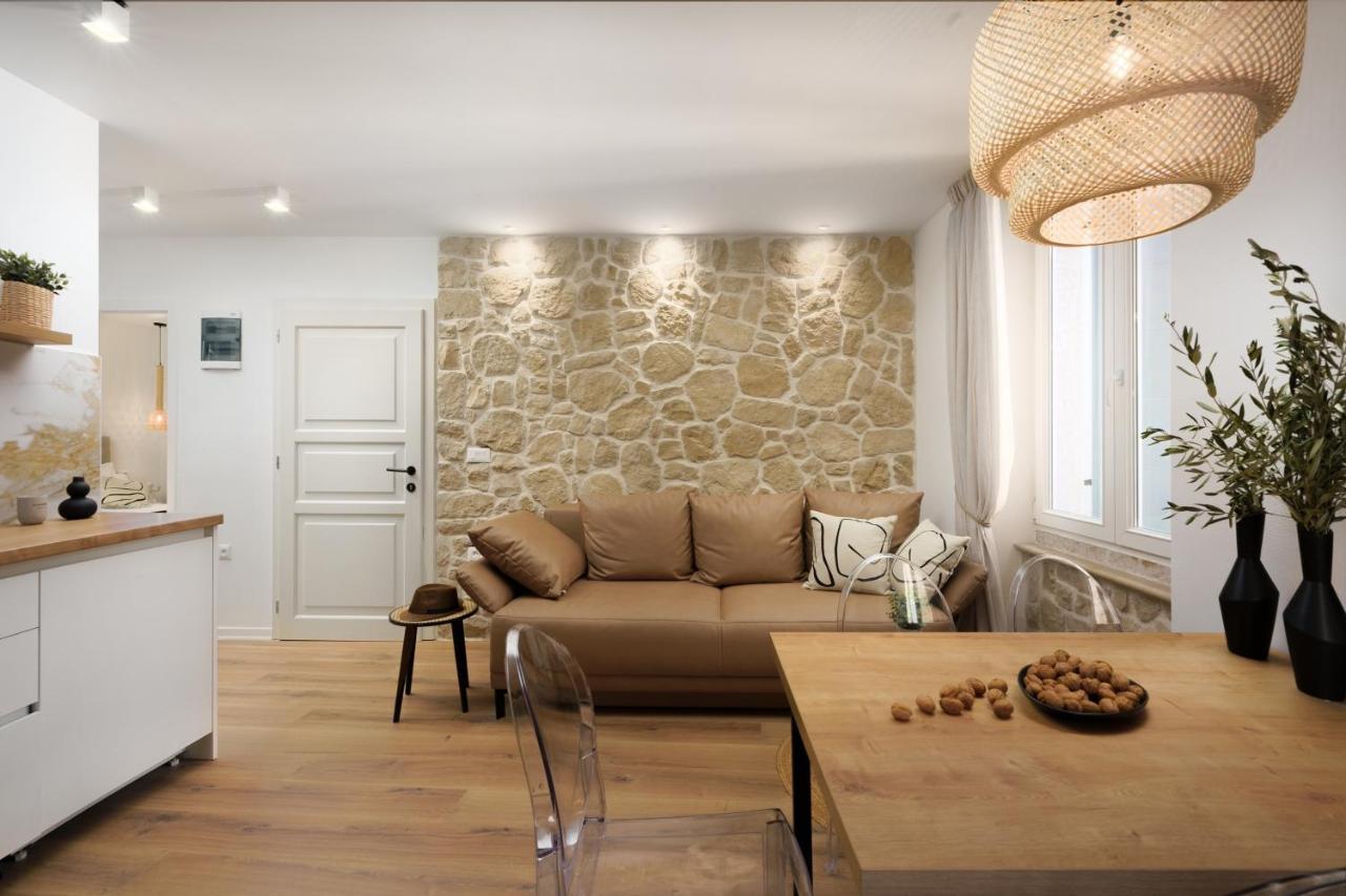 Apartment City Walls In Old Town Of Rovinj Exteriör bild