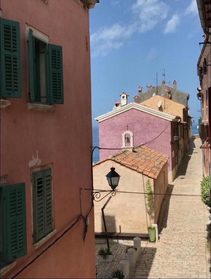 Apartment City Walls In Old Town Of Rovinj Exteriör bild
